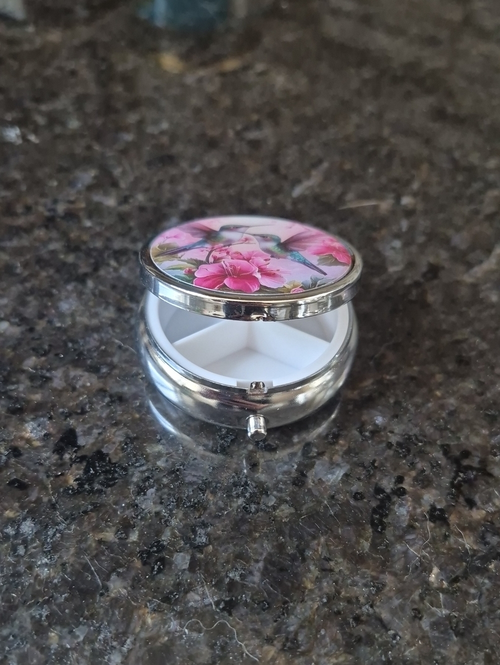 💙 Floral Pink Hummingbird Compact Pill Case - Silver